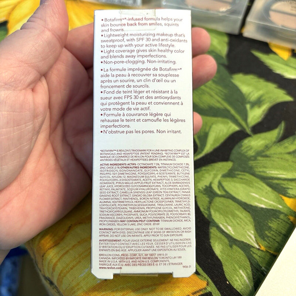 Revlon Age Defying Light Makeup Foundation #31 Fair SPF 30 Moisturizing 1.0 oz - Picture 4 of 5